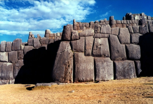 Niveles uno y dos de la fortaleza de Sacsayhuaman
