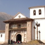Andahuaylillas, un pueblo, una iglesia, en el ombligo del mundo
