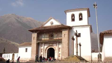 Fachada de la iglesia de Andahuaylillas