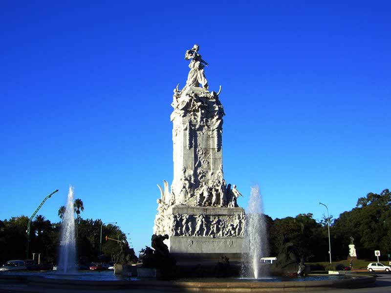 Monumento a los Españoles